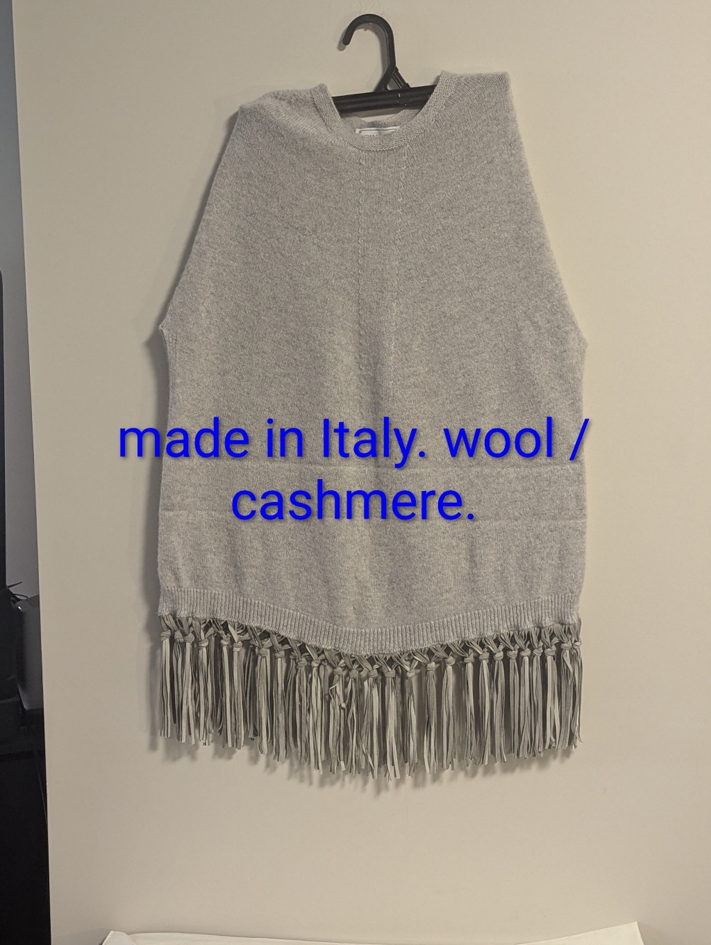 Pinotti. Light Gray Fringe Knit Women's Poncho With Knotted Suede Fringes. Italy